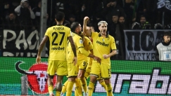 Οι παίκτες του Αρη πανηγυρίζουν στην Τούμπα