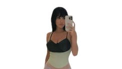 Η Μπιάνκα Σένσορι σε πολύ Μπρίτνεϊ Σπίαρς εμφάνιση