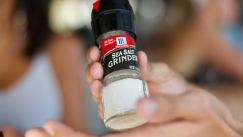 Πώς να μειώσεις το αλάτι χωρίς να θυσιάσεις τη γεύση