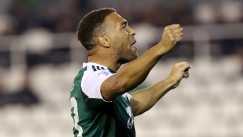 Ο Ντέσερς πανηγυρίζει επί του Βόλου