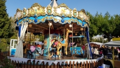 Φλοίσβος: Το πάρκο Αϊ Βασίλη «κλέβει» την παράσταση! (Vid)