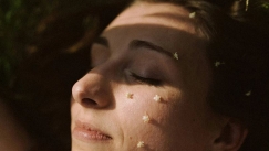 Αυτές οι 7 συνήθειες σε γερνούν 10 φορές πιο γρήγορα: Ώρα να τις αφήσεις οριστικά στο 2025