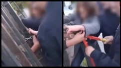 Βίντεο ντοκουμέντο: Καθηγητής πήγε να κόψει με κόφτη τα δάχτυλα μαθητή για να «σπάσει» την κατάληψη