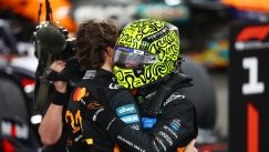 Γιατί ο Λάντο Νόρις δεν έβγαζε το κράνος του στους πανηγυρισμούς για τον τίτλο