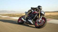 Triumph Street Triple 765 RX & Moto2 Edition: Αγωνιστικό DNA με την υπογραφή της Moto2 (vid)