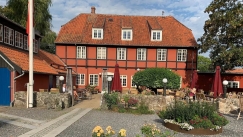 Ξενοδοχείο στη Δανία χαρίζει τα έπιπλά του λόγω ανακαίνισης: «Κάποιος μπορεί να τα χρησιμοποιήσει»