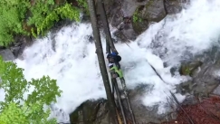 Το πιο επικίνδυνο ταξίδι στον κόσμο: Η περιγραφή δημοσιογράφου «κόβει» την ανάσα
