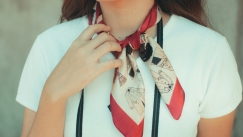 «Χωρίς εμπειρία... 2.500»: Πόσα χρήματα κερδίζει μια συνοδός σε πολυτελή γιοτ