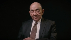 Ο δικαστής που φρέναρε τον Τραμπ και διορίστηκε από τον Κλίντον: Στα 92 του, αναλαμβάνει τη δίκη Μαδούρο