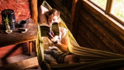 Τι στο καλό είναι το bookfishing, η νέα τάση στα dating apps;