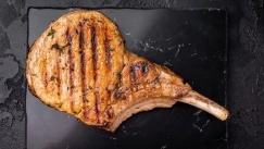 Φλόριντα: Σύλληψη 18χρονης μετά από επίθεση με χοιρινή μπριζόλα στη μητέρα της