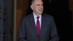 Η τάπα του Γεραπετρίτη στον Μακάριο, η ανανέωση της ελληνογαλλικής συμφωνίας και το σιωπητήριο της Καρυστιανού