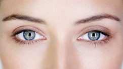 «Μην διαβάζεις στο σκοτάδι»: Αλήθειες και μύθοι για την υγεία των ματιών