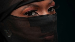 «Αγόρασέ την, δεν έχει βιαστεί ακόμα»: Η φρίκη του ISIS μέσα από τα μάτια μίας γυναίκας