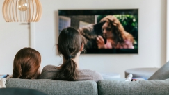 5 σειρές για να κάνεις binge watching το Σαββατοκύριακο