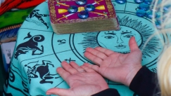 Μάντης «προέβλεψε» κλοπή και… την έκανε ο ίδιος: Συνελήφθη έξω από ναό