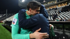 Ο Δημήτρης Μοναστηρλής στην αγκαλιά του Ραζβάν Λουτσέσκου