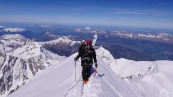 Ορειβάτης ρίσκαρε τη ζωή του στο Mont Blanc για να σώσει πατέρα και γιο