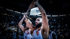 Ο παραμορφωτικός καθρέπτης της Πόλης και η ώρα να κοιτάξει μόνο μπροστά