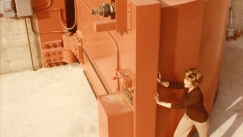 Αυτή ήταν η βαρύτερη πόρτα στον κόσμο: 44 τόνους και μόνο ένας μπορούσε να την κουνήσει (vid)