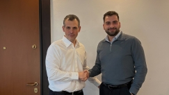 Car sharing: Σύναψη στρατηγικής συνεργασίας μεταξύ Surprice Car Rental και Caroo