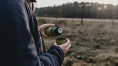 Τον σκότωσε το θερμός του καφέ: Πέθανε από δηλητηρίαση μολύβδου μετά από 20 χρόνια χρήσης