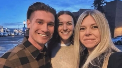 Έγιναν τρίο και έφτιαξαν τη ζωή τους: Πώς είναι η συμβίωση αυτού του παράξενου ζευγαριού (vid)