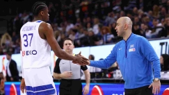 Ο Βασίλης Σπανούλης με τον Κώστα Αντετοκούνμπο