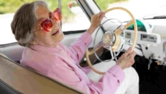 Γαλλίδα συνταξιούχος βρήκε ασχολία που της προσφέρει έναν επιπλέον μισθό: Το εισόδημά της εκτοξεύτηκε