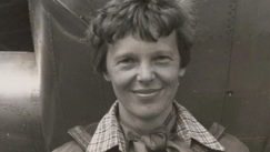 Όταν η Αμέλια Έρχαρτ χάθηκε στους ουρανούς: Η γυναίκα που πέταξε μόνη πάνω από τον Ατλαντικό και δεν βρέθηκε ποτέ