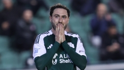 Ο Ντάβιντε Καλάμπρια απογοητευμένος στο ματς με την ΑΕΛ