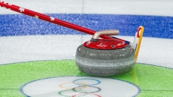 Δύο γιαγιάδες έπαιξαν κέρλινγκ με κατσαρόλα στην Απουλία