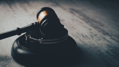 Οικογενειακός πόλεμος στη Σιγκαπούρη: 97χρονος νίκησε τον γιο του στα δικαστήρια για έναν γάμο