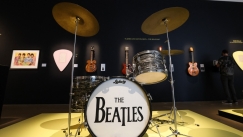 Η ανεκτίμητη δημοπρασία: Οι κιθάρες του Bruce Springsteen, τα ντραμς των Beatles και τα σενάρια του Νονού