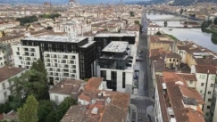 Οργή στη Φλωρεντία για πολυτελές κτίριο που «ξεφύτρωσε» ανάμεσα στα παραδοσιακά: «Τερατούργημα!» (vid)