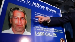 Συγκλονίζει θύμα του Επστάιν: «Οι ''γυναίκες'' του γελούσαν όσο εκείνος με κακοποιούσε σεξουαλικά»