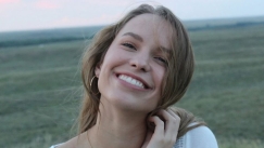 Οι άνθρωποι που φαίνονται νεότεροι από την ηλικία τους ακολουθούν 9 συγκεκριμένα πρότυπα τρόπου ζωής