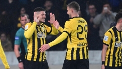 Οι Γιόβιτς και Βάργκα πανηγυρίζουν γκολ της ΑΕΚ