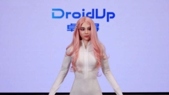 Ρομπότ με «ανθρώπινη» ζεστασιά: Γνωρίστε τη Moya, το ανθρωποειδές που έχει μέχρι και πυρετό