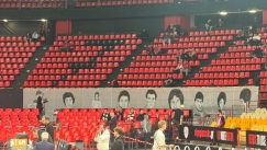 Το πανό για τη Θύρα 7 στο ΣΕΦ