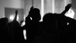 Φλόριντα: Πάστορας ζήτησε από τους πιστούς δωρεές 10.000 δολαρίων για να τους κάνει ο Θεός εκατομμυριούχους (vid)