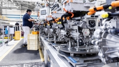 H «επαννεκίνηση» της Stellantis: Τι αλλάζει στα αυτοκίνητα που οδηγούμε