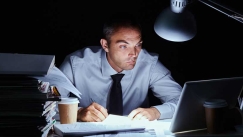 Ειδικός HR καταγγέλλει: «Οι εταιρείες εξαντλούν τους καλούς εργαζόμενους»