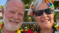 Το ζευγάρι που στα 80 του γίνεται πρωτοσέλιδο σε όλο τον κόσμο: «Η ηλικία δεν είναι εμπόδιο»