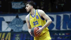 Ο Κώστας Παπαδάκης