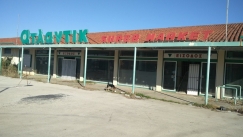 Ατλάντικ: Τα ερείπια ενός τραγικού disaster story βγαίνουν στο σφυρί 15 χρόνια μετά το λουκέτο