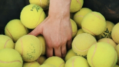 Το πόσο δυνατά μπορείς να σφίξεις ένα μπαλάκι του τένις συνδέεται άμεσα με το πόσο καιρό θα ζήσεις