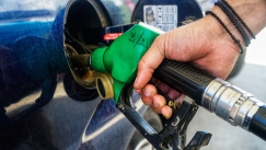 Πού θα φτάσουν οι τιμές στα καύσιμα: Θα δούμε ξανά βενζίνη στα 2 ευρώ; Ο πρόεδρος της ΠΟΠΕΚ στο Reader