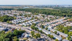 Εφιάλτης δίχως τέλος σε γειτονιά της Νέας Υόρκης: Απόκοσμη δυσοσμία διώχνει κατοίκους από τα σπίτια τους (vid)