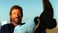 Πώς ξεκίνησαν τα αστεία για τον Τσακ Νόρις: Η ιστορία πίσω από τον θρυλικό star και τα memes